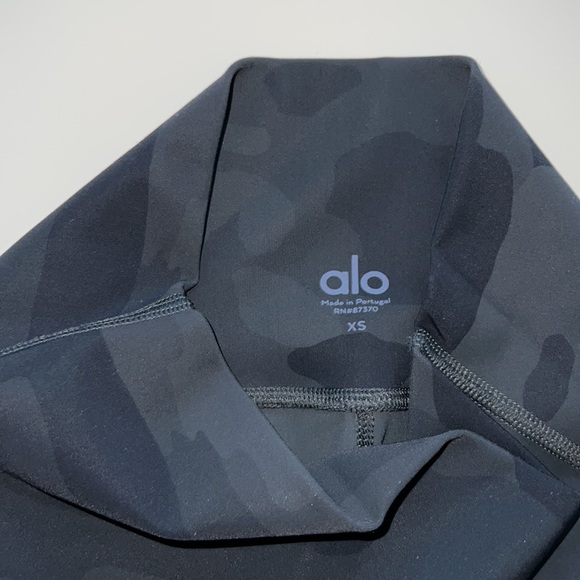 Alo Vaper High Waist Leggings - black camouflage - Picture 5 of 6